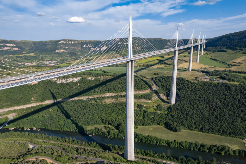 Le Viaduc de Millau, un des 15 lieux insolite en France