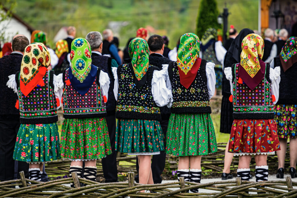 Costumes traditionnels dans les Maramures