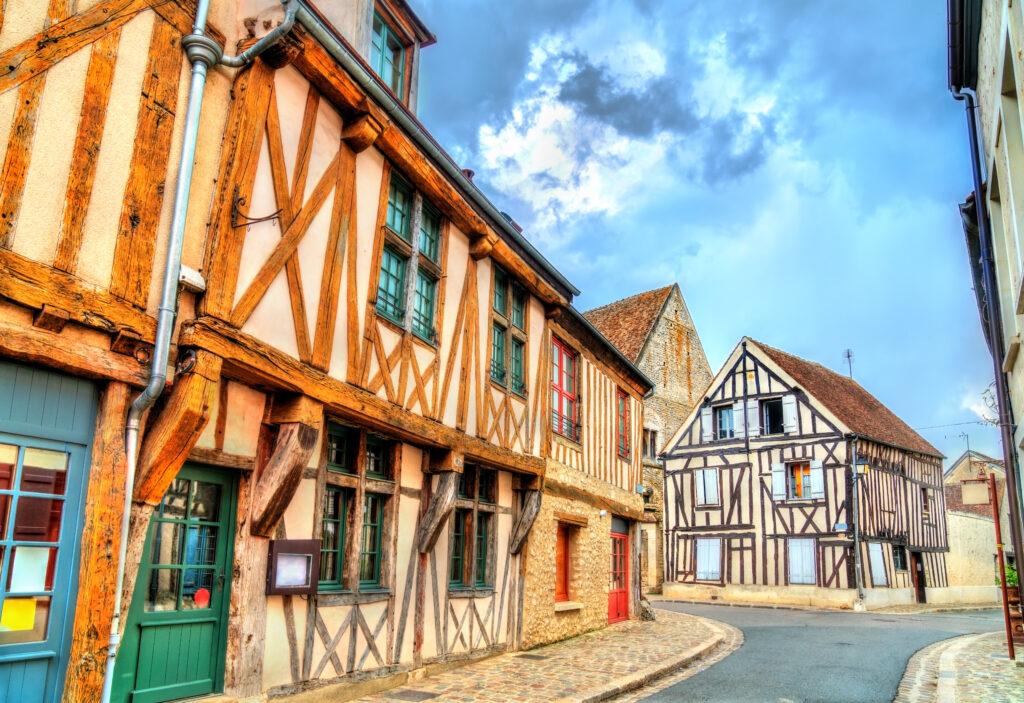 Maisons traditionnelles dans la vieille ville de Provins 