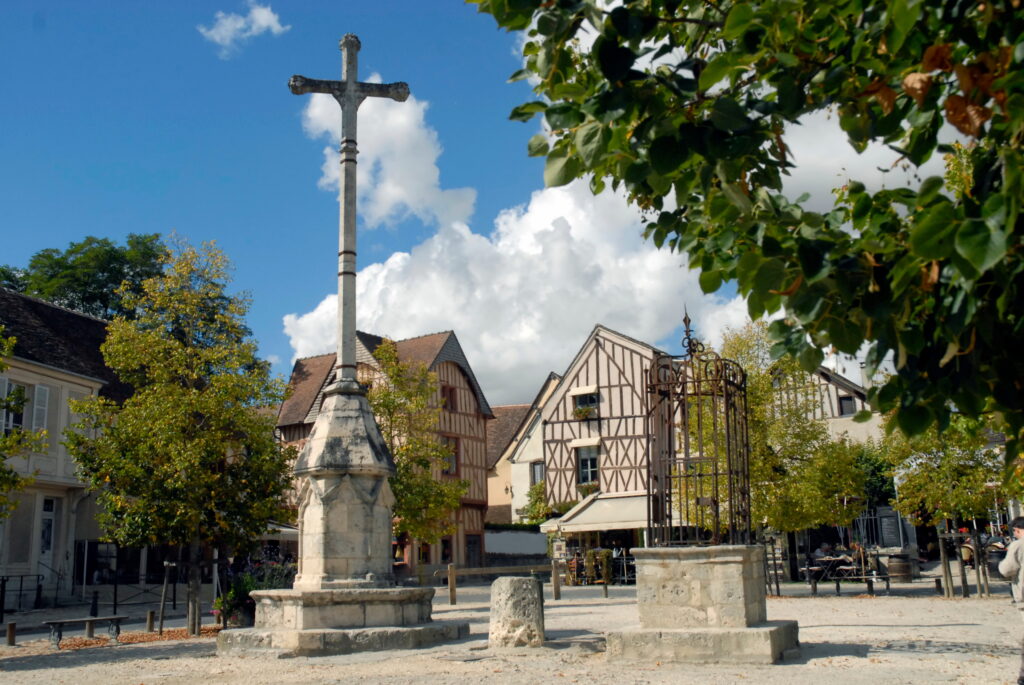 Place du Châtel à Provins