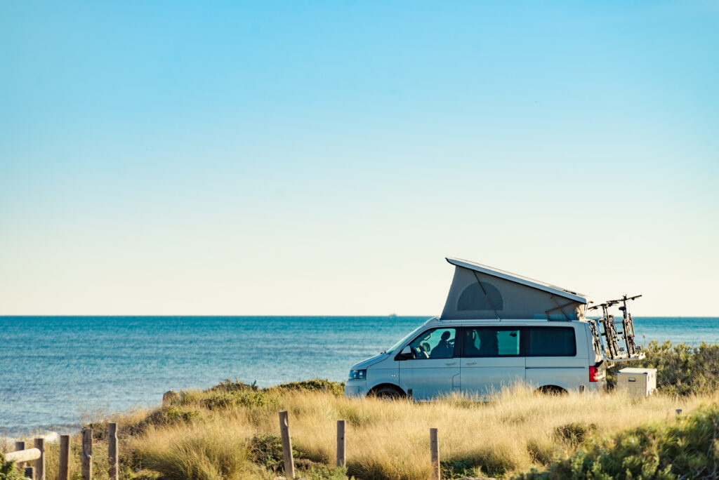 Van face à la mer