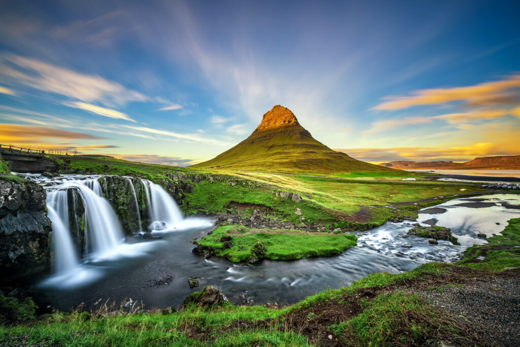 Les fameuses cascades Kirkjufellsfoss en Islande