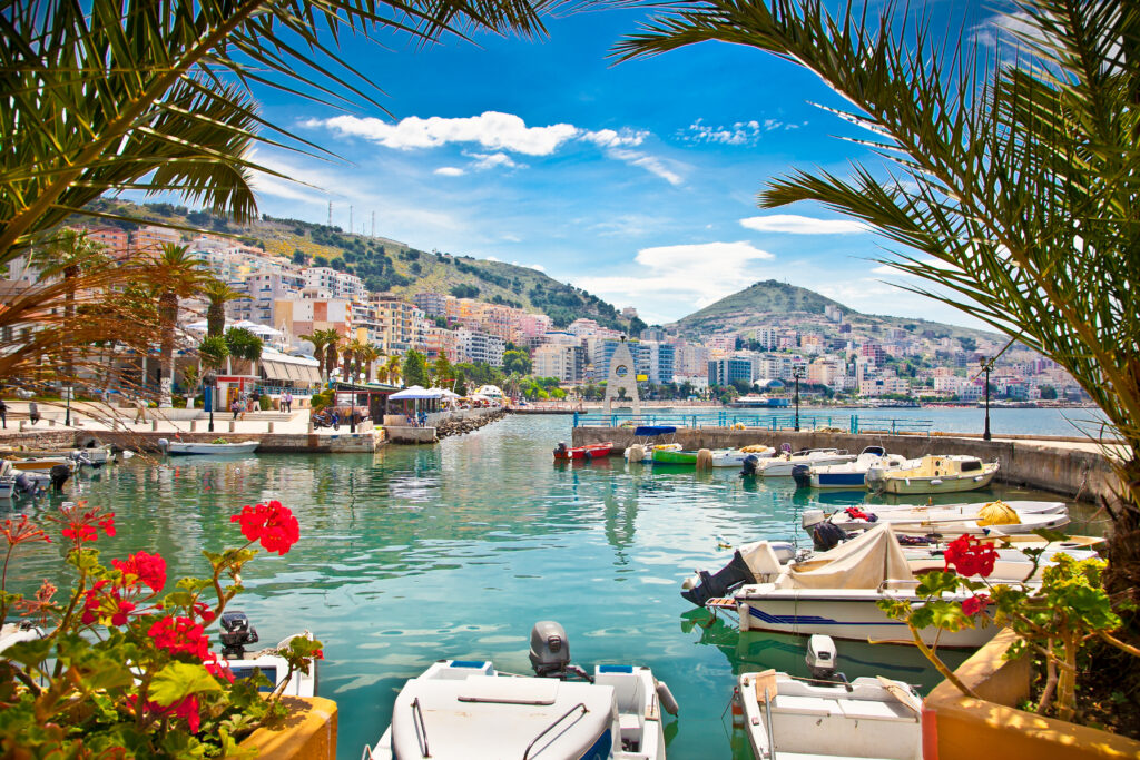 Port de Saranda en Albanie 