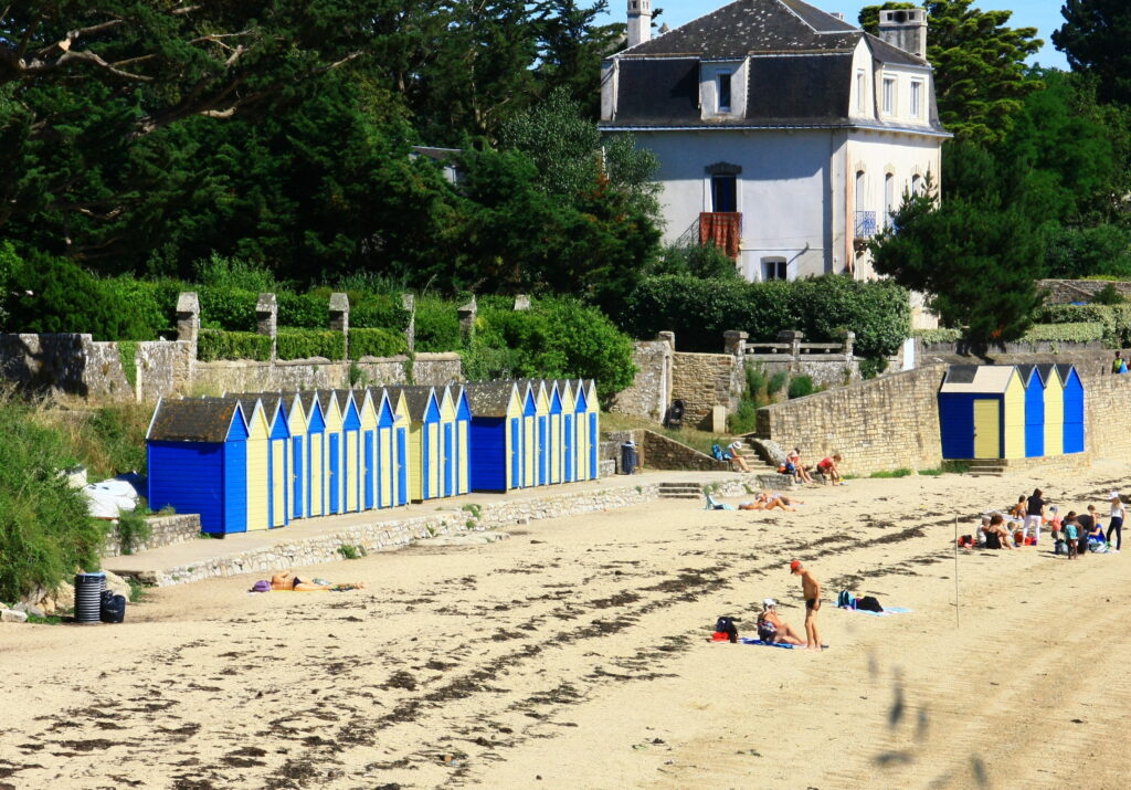 Cabines de plage à l'Île aux Moines en Bretagne