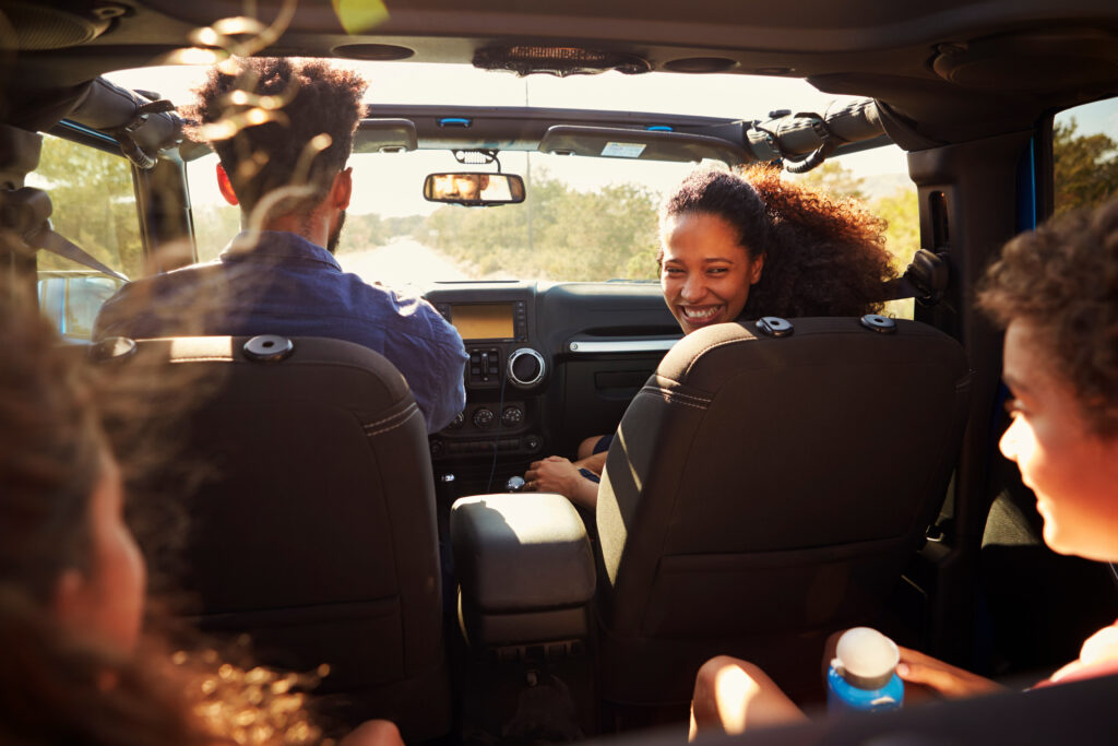 Famille en voiture