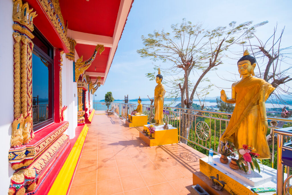 Temple sur l'île de L’île de Koh Sirey