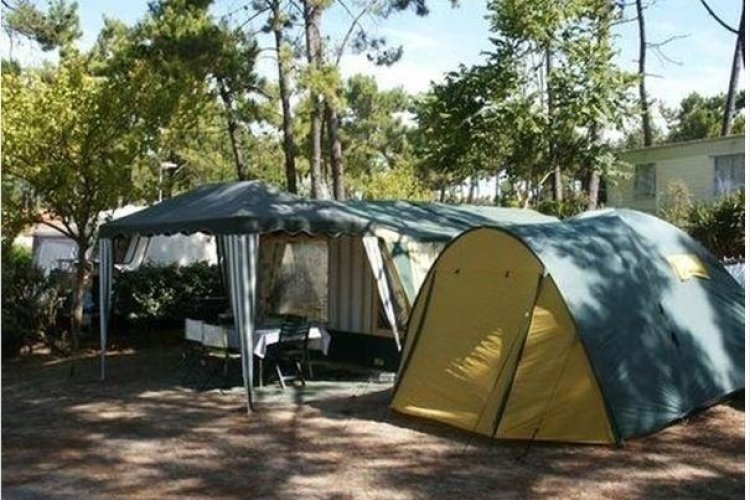 - © Camping Sunmarina