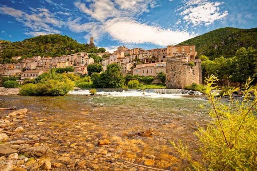 5 good reasons to discover the village of Roquebrun and its vineyard