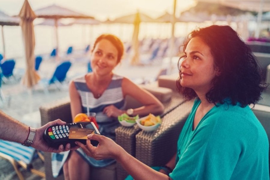 Tourism professionals: 3 reasons to accept credit card payment