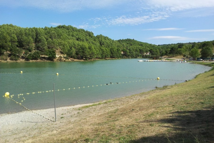 Le lac de la Cavayère: Carcassonne plage (rando, vélo, activités aquatiques, accrobranche)