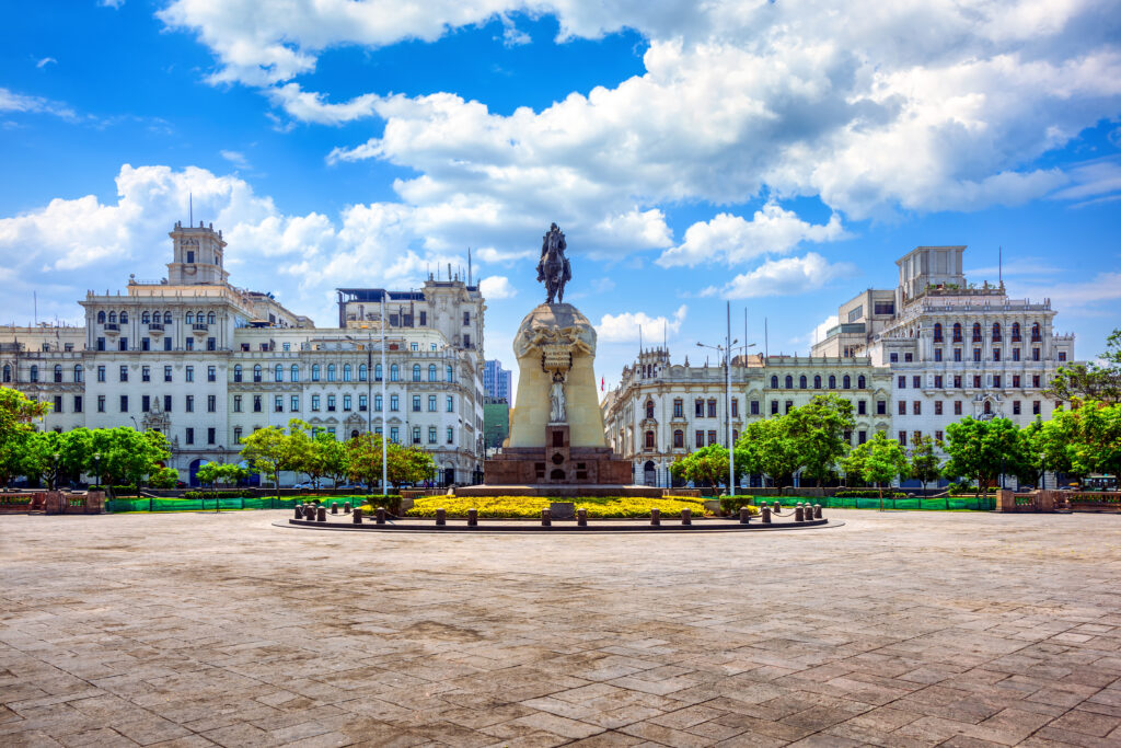 La plaza San Martin à Lima 