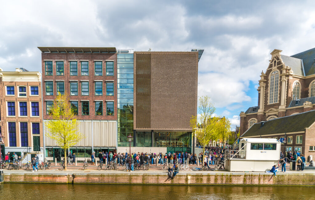 Queue devant la Maison d’Anne Frank 