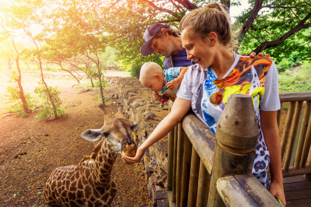 Famille au zoo