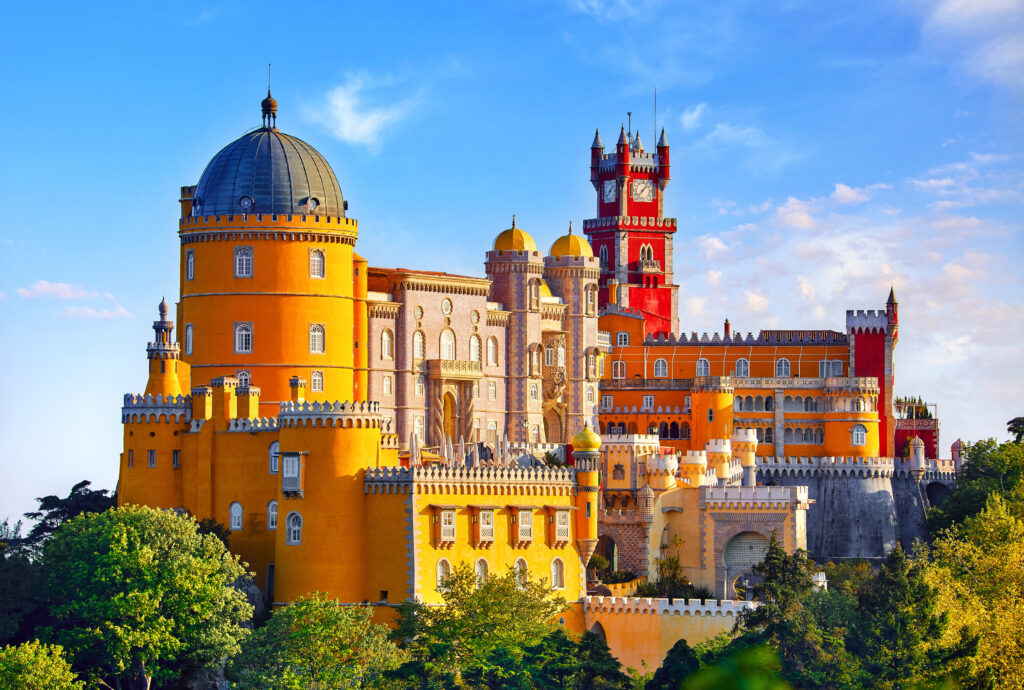 Vue sur le palais de Pena à Sintra 