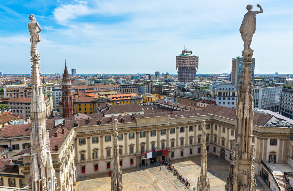 Vue sur le Palais Royal de Milan