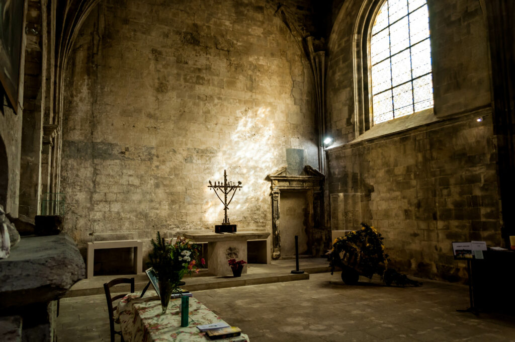 Intérieur de la cathédrale Saint-Trophime à Arles