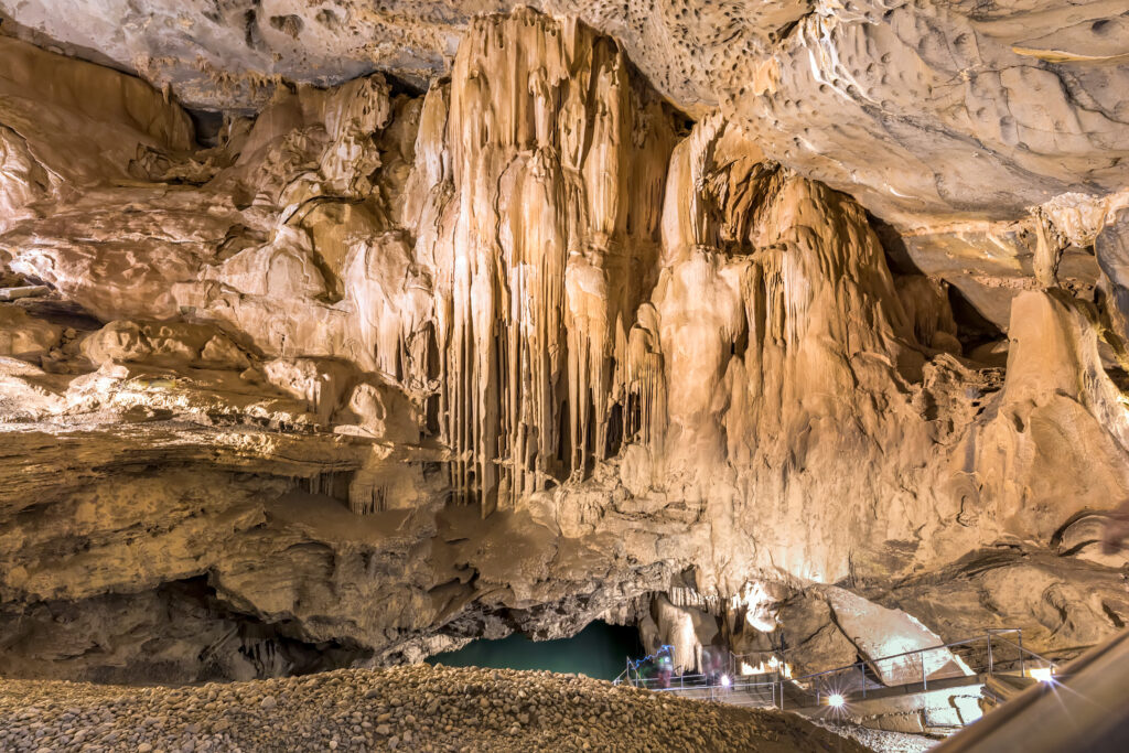 Grottes d’Al Hoota