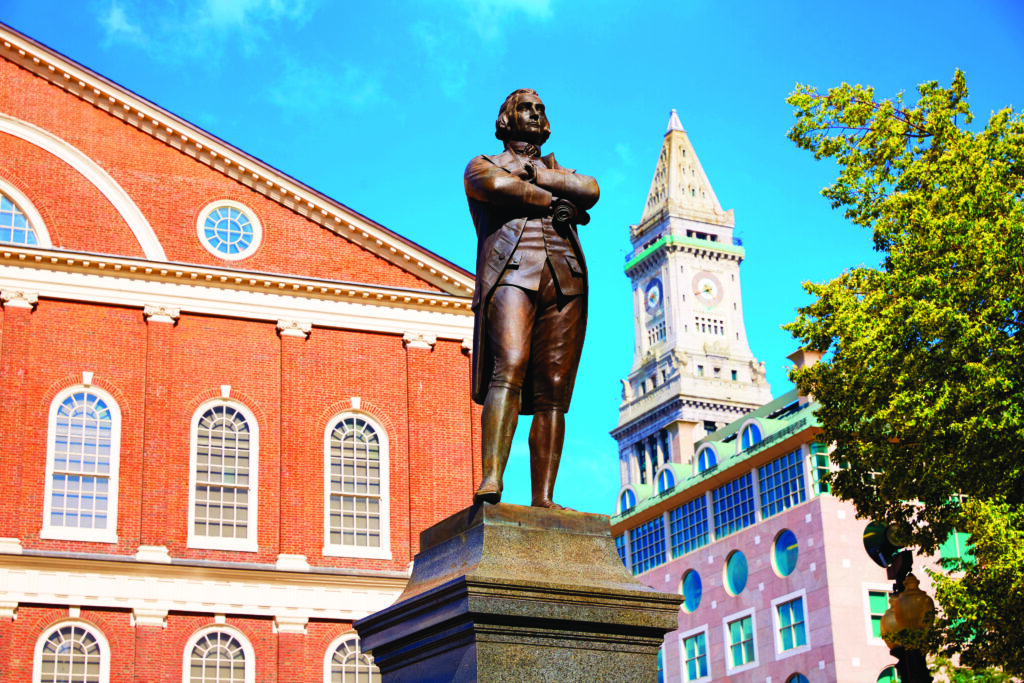 Statue de Samuel Adams en face de Faneuil Hall.