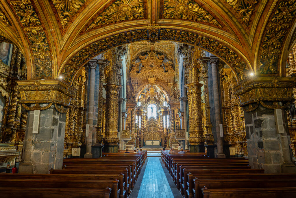 Intérieur de la Igreja de São Francisco à Porto