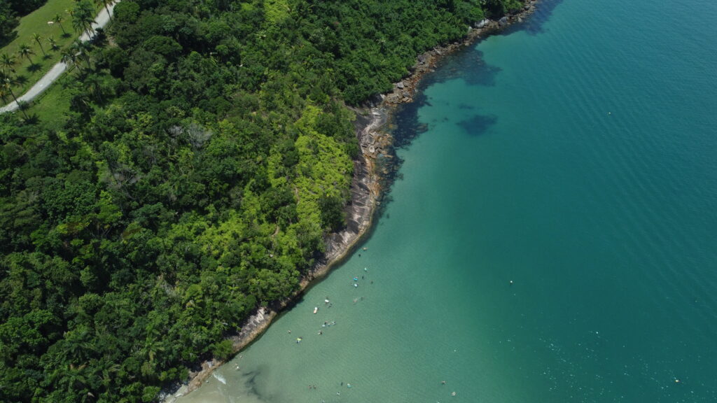 Vue aérienne sur la Costa Verde au Brésil