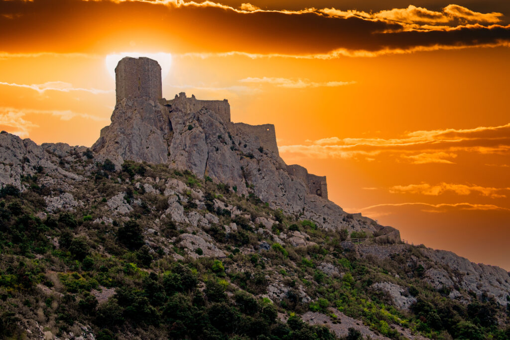 Vue sur le Château de Quéribus en Occitanie