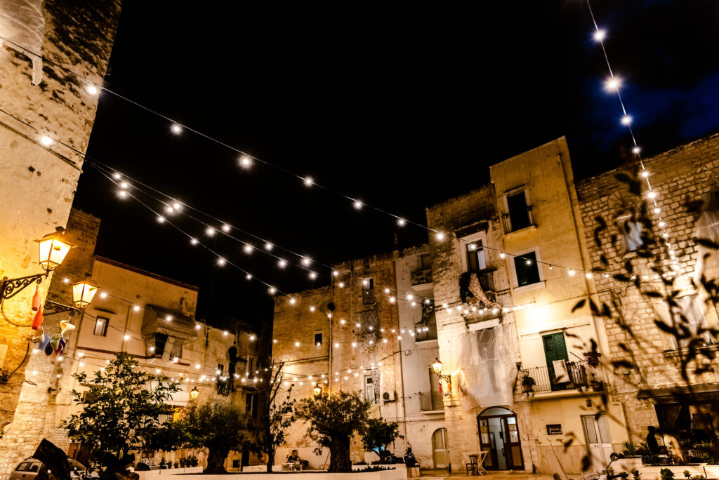 Vieille ville de Bari de nuit