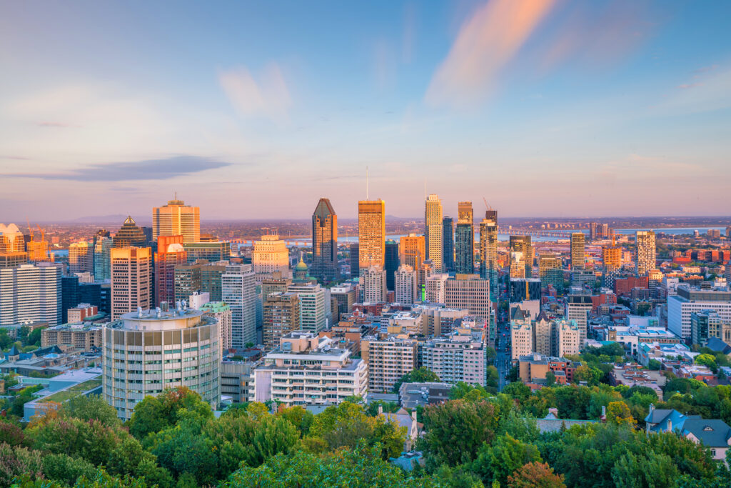 Vue sur Montreal au coucher du soleil