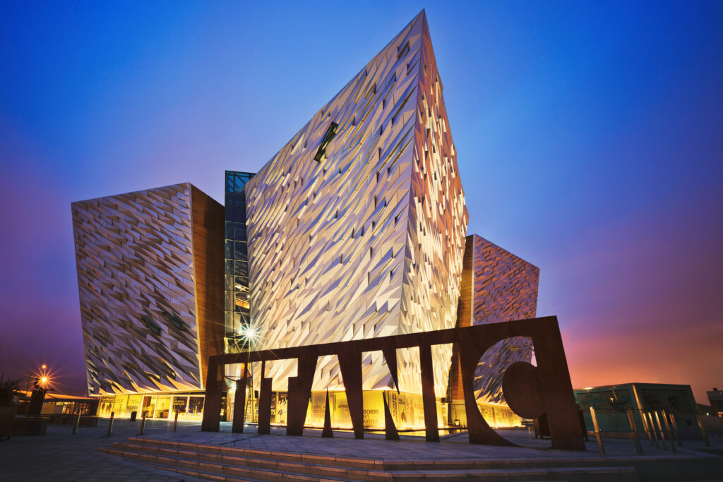 Coucher de soleil sur le Titanic Belfast 