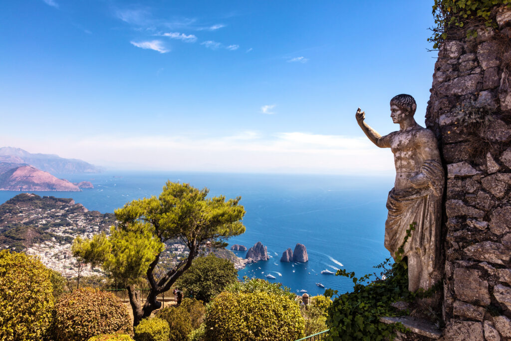 Vue sur la mer depuis le Mont Solaro 