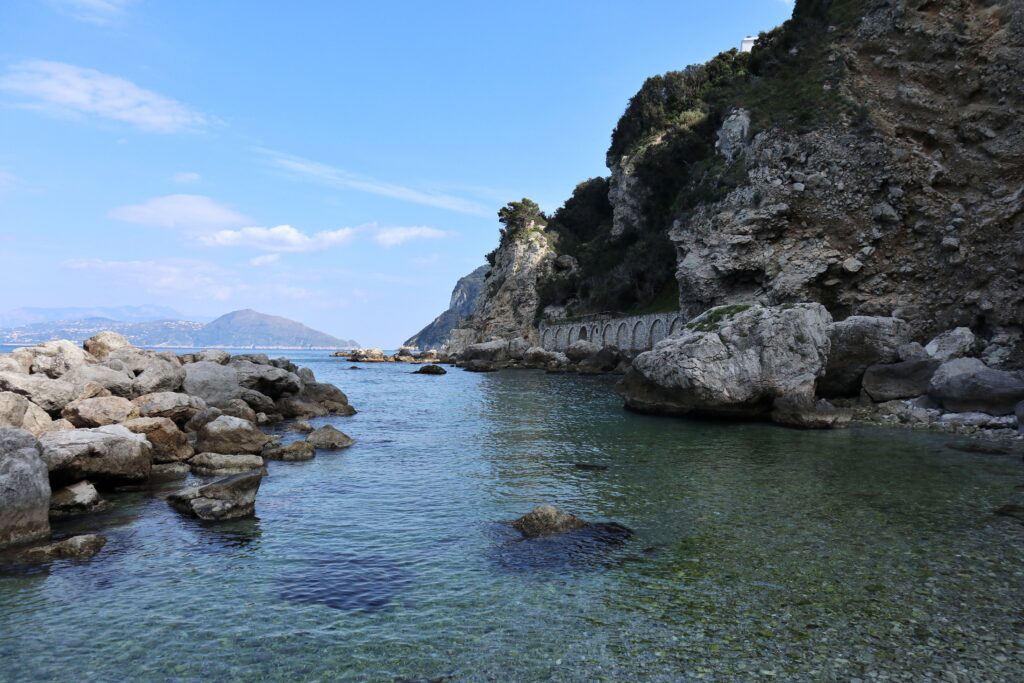 Vue depuis la plage de  Bagni di Tiberio