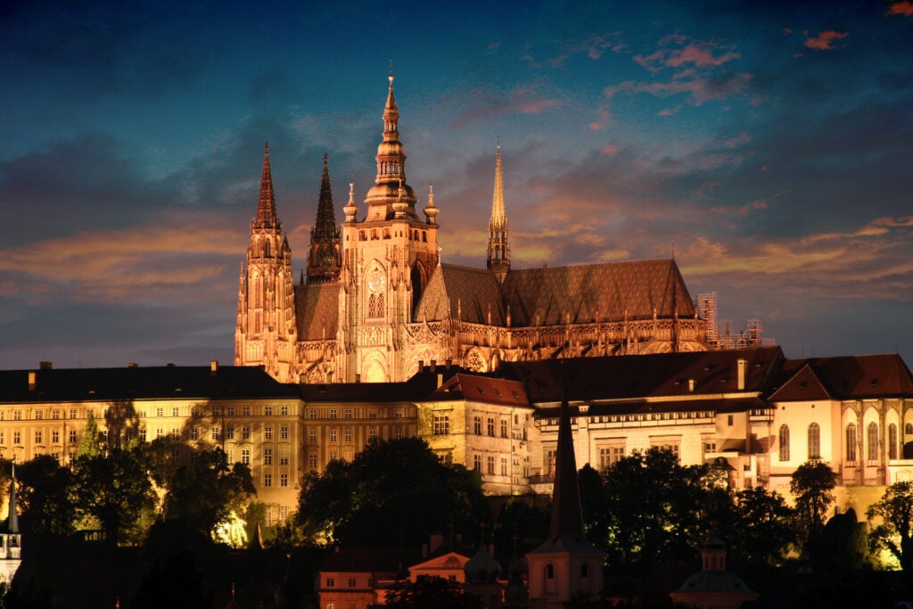 Le Château Royal de Prague de nuit