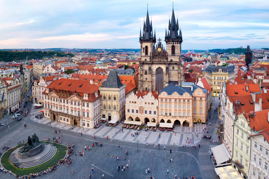 Vue sur la place de la Vieille Ville à Prague