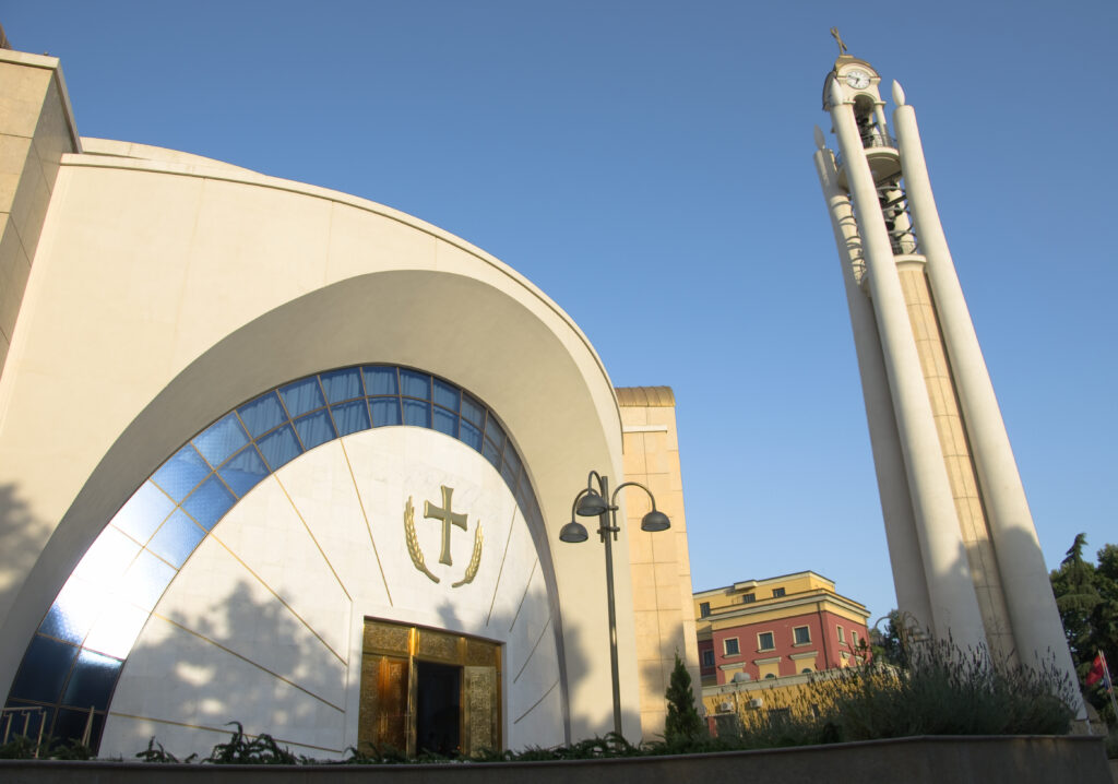 La cathédrale de la Résurrection du Christ à Tirana