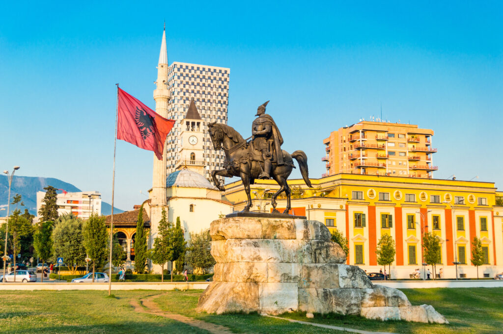 La place Skanderbeg à Tirana