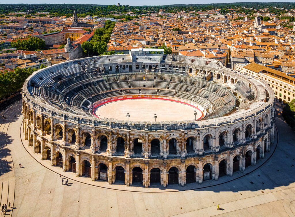 Vue sur les arènes de Nîmes