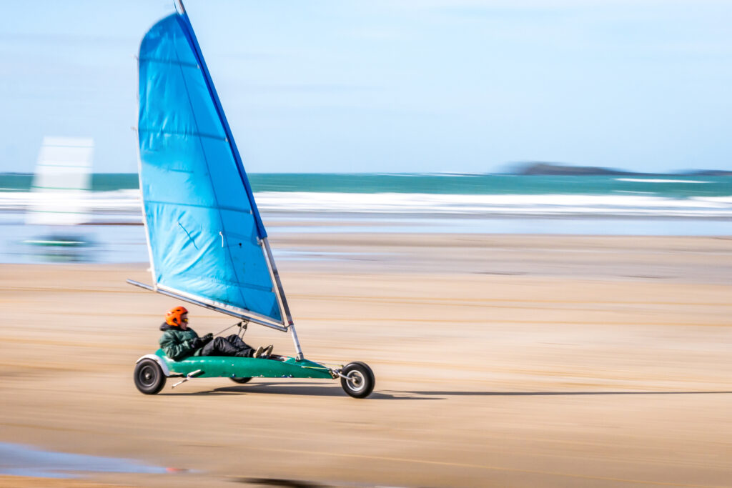 Char à voile sur la plage