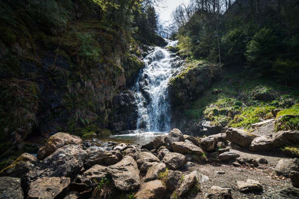 Cascade de Léziou dans le parc naturel régional des Pyrénées Ariégeoises
