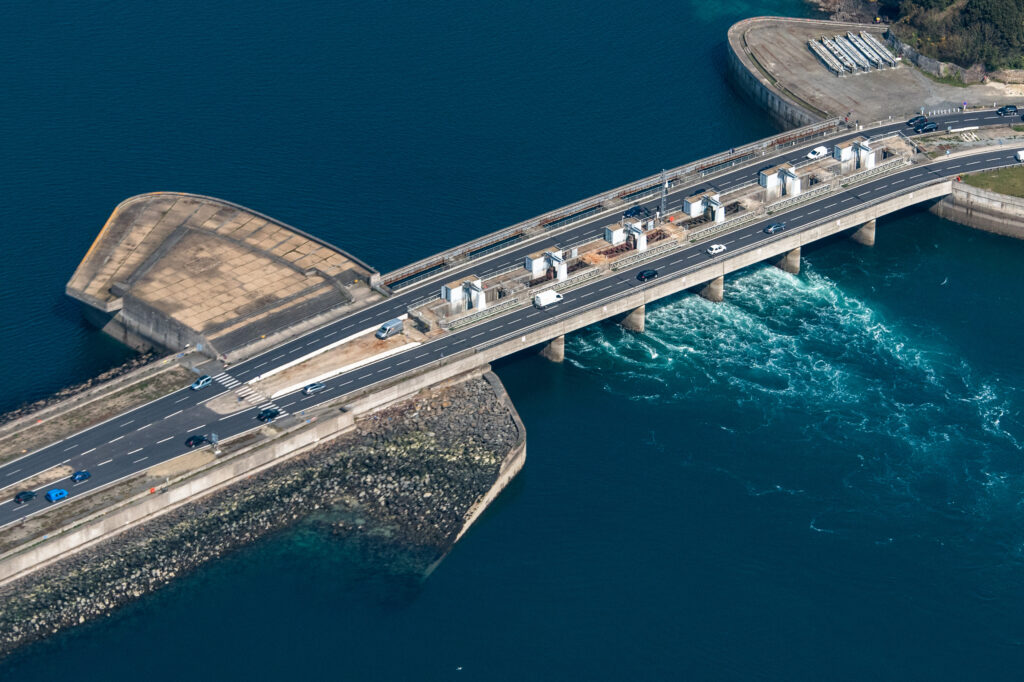 barrage sur l'usine marémotrice de la Rance
