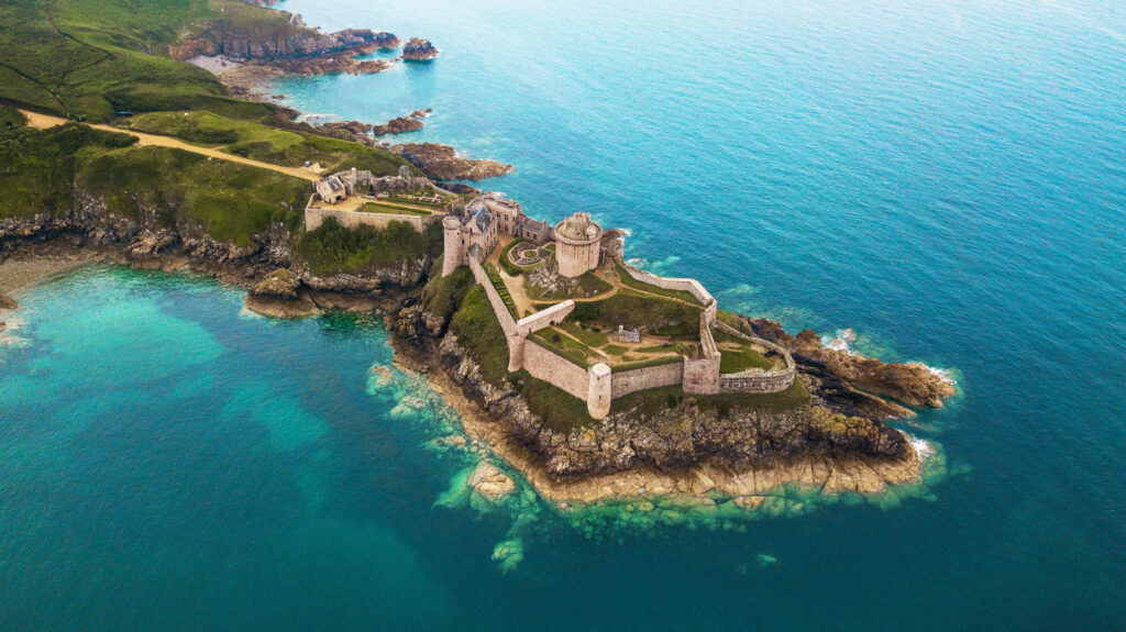 Que voir Côte d'Émeraude Bretagne ? 
 Fort la Latte