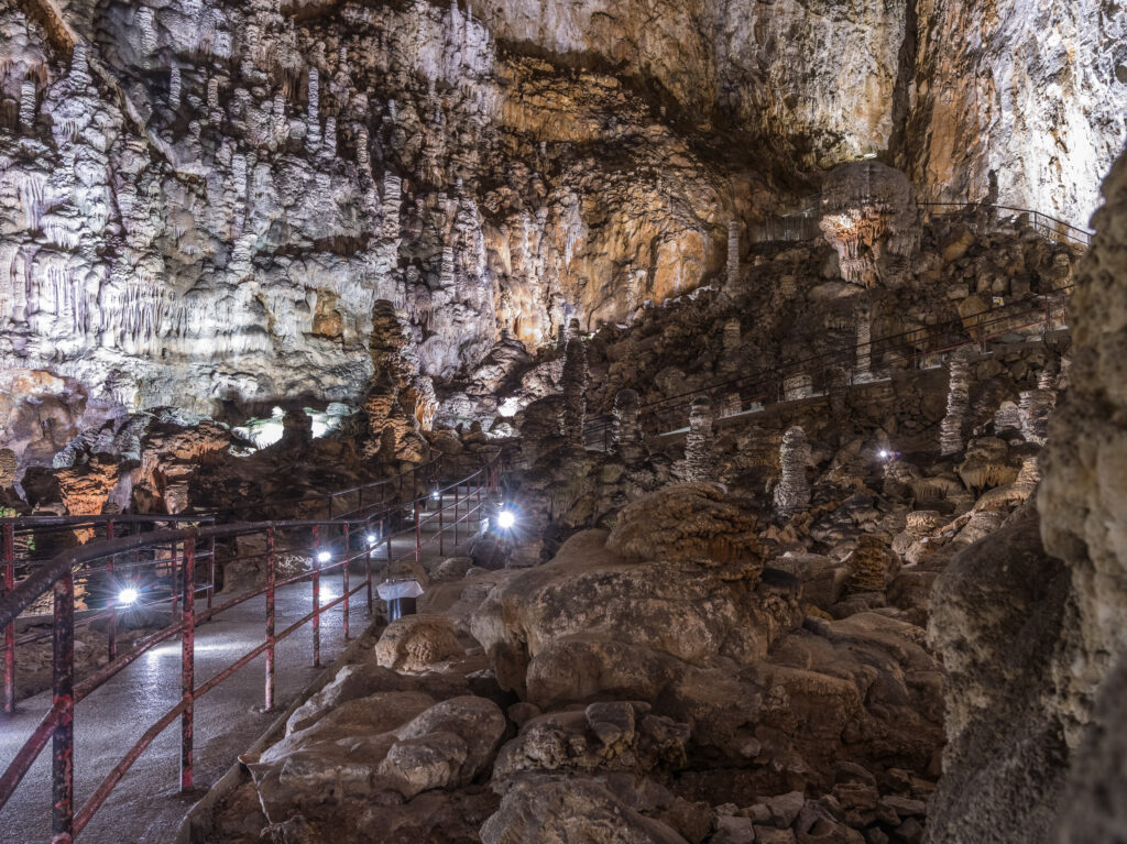 Grotta Gigante, Trieste