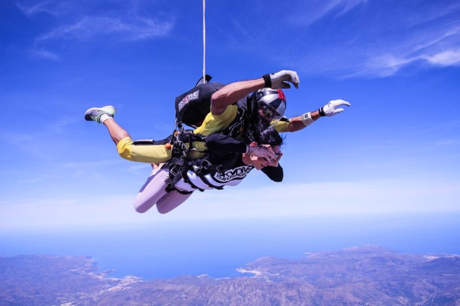 Où faire du saut en parachute en France ? Les meilleurs endroits en 2025