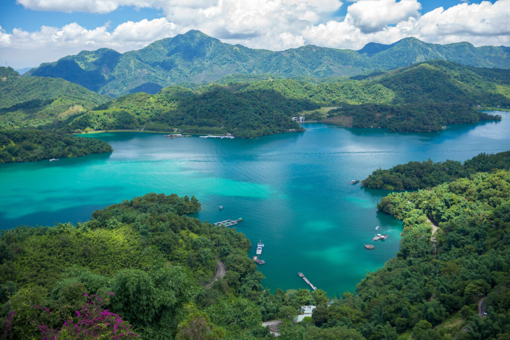 Lac du Soleil et de la Lune - Sun Moon Lake à Taïwan