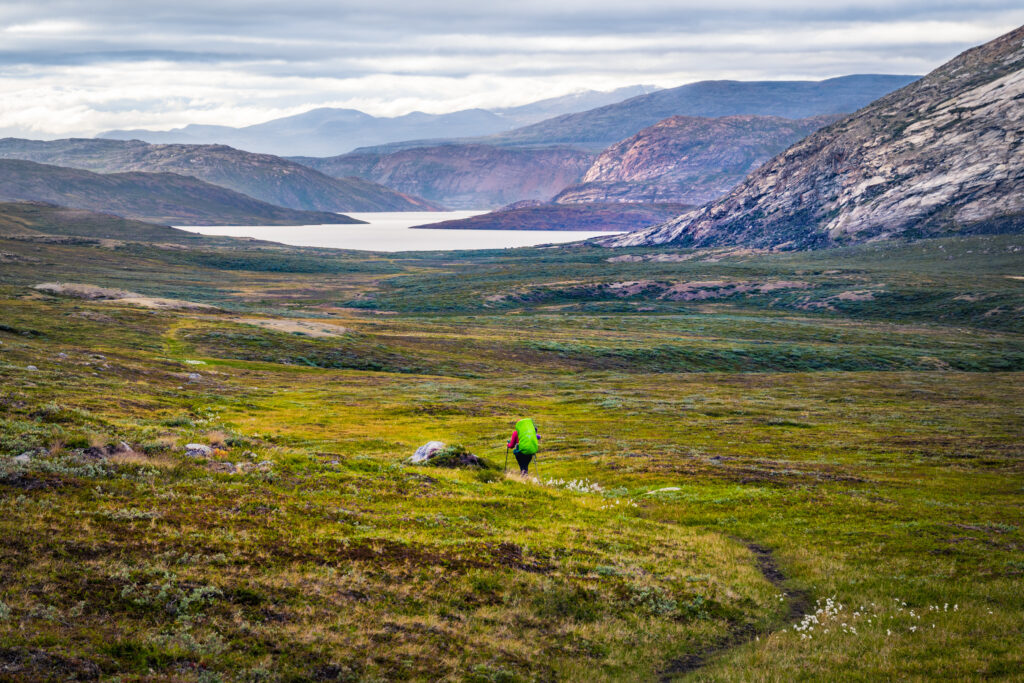 Personne faisant le Arctic Circle Trail