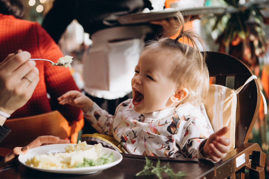 Enfant au restaurant