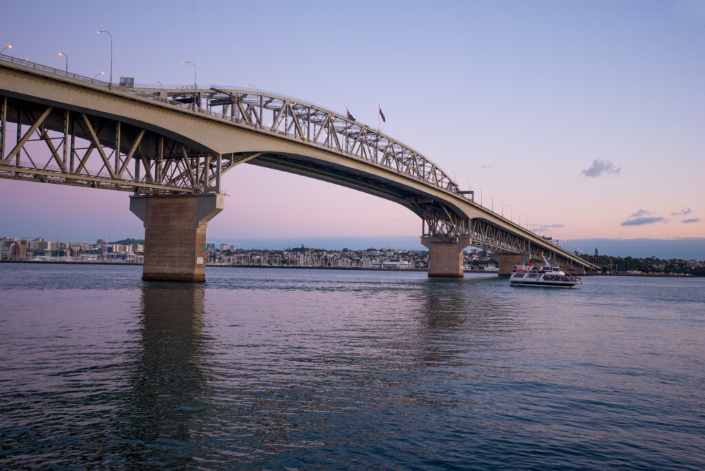 Harbour bridge - Auckland 
