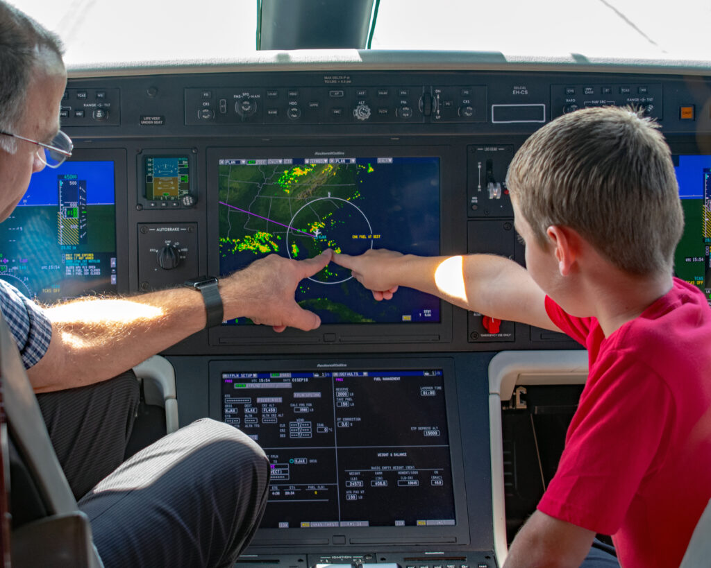 Enfant dans un cockpit