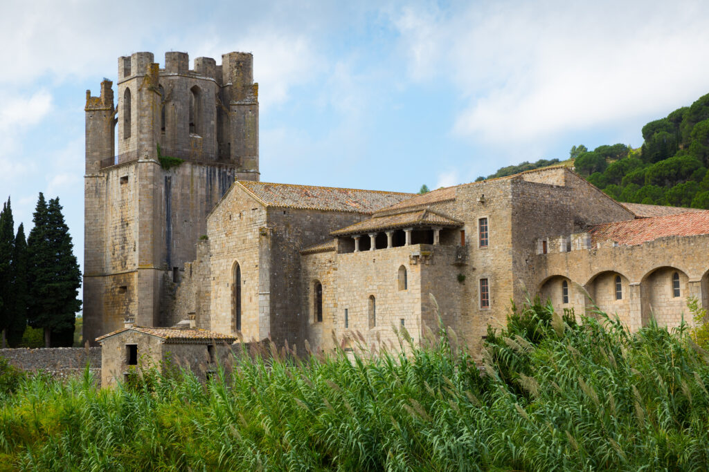 L'abbaye de Lagrasse, une des plus belles abbayes à visiter en France