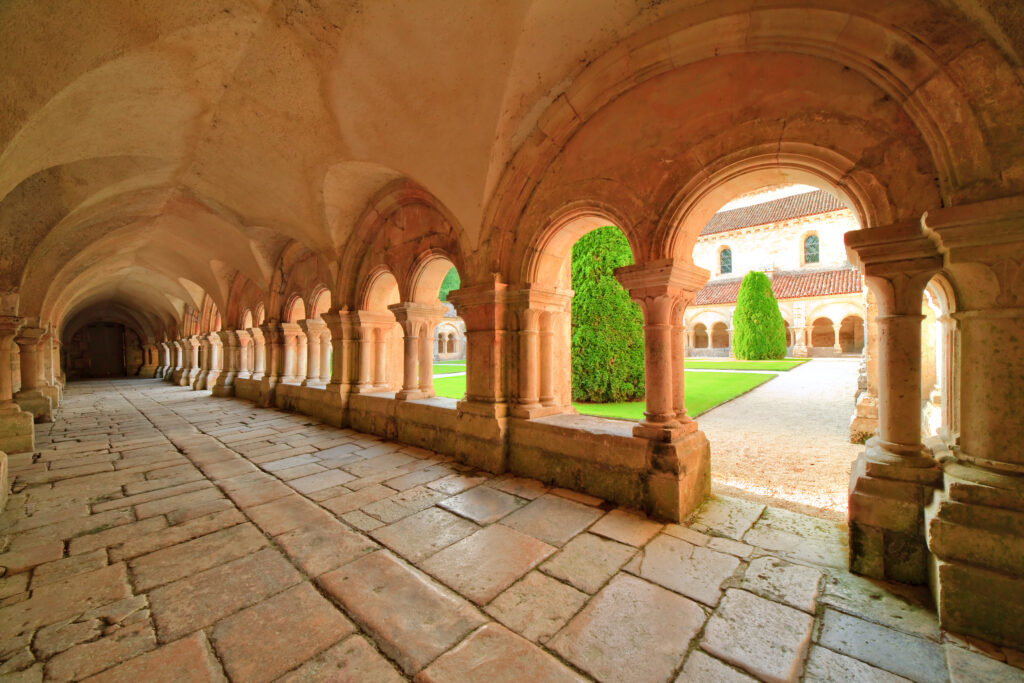 Cloître de l'abbaye de Fontenay