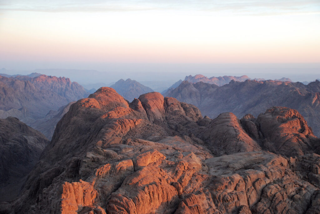 Lever de soleil sur le Mont Sinaï