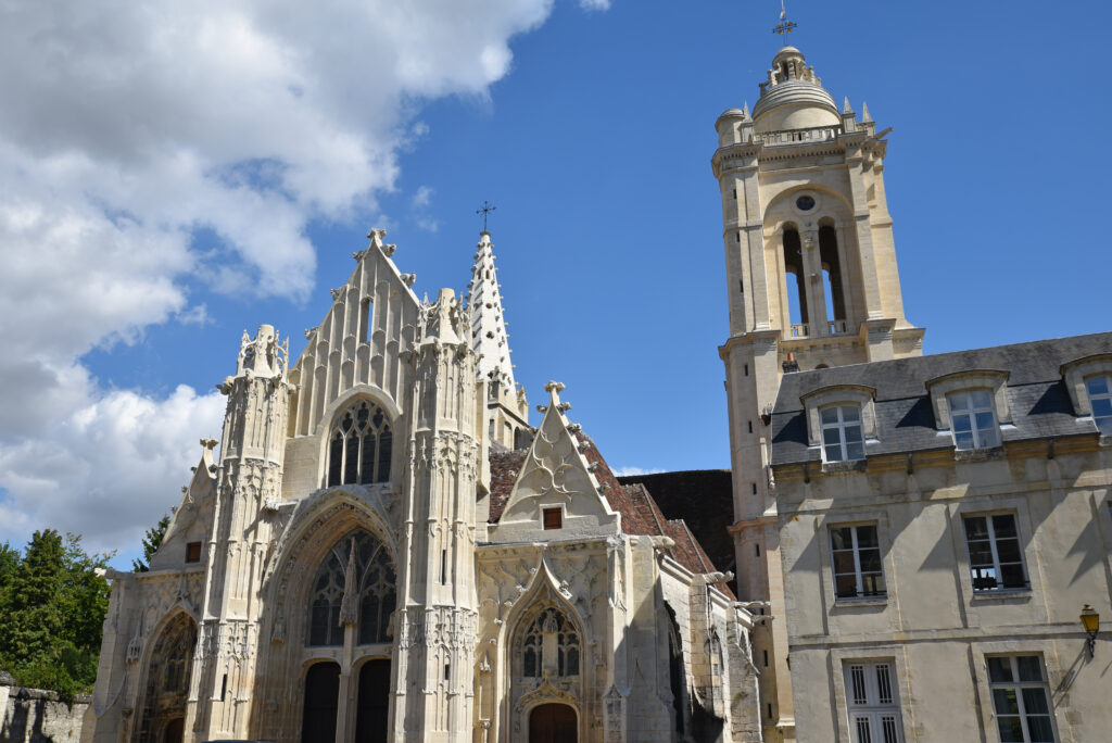 Eglise Saint-Pierre à Senlis, France